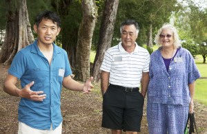 Ebi Kondo of Sho-Fu-En Japanese Garden in Denver Colorado explains the benefits of membership in a public garden organization. Nearby are Friends of Lili`uokalani members Harvey Tajiri and K.T. Cannon-Eger.